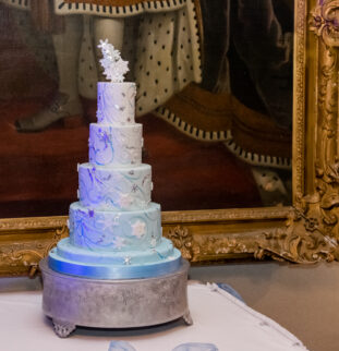 Top Tips For Choosing Your Wedding Cake From The Vintage Cake Fairy